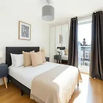 1 Bed Apartment In Wimbledon